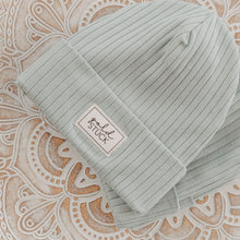 Lade das Bild in den Galerie-Viewer, Baby Beanie | mint mit Label
